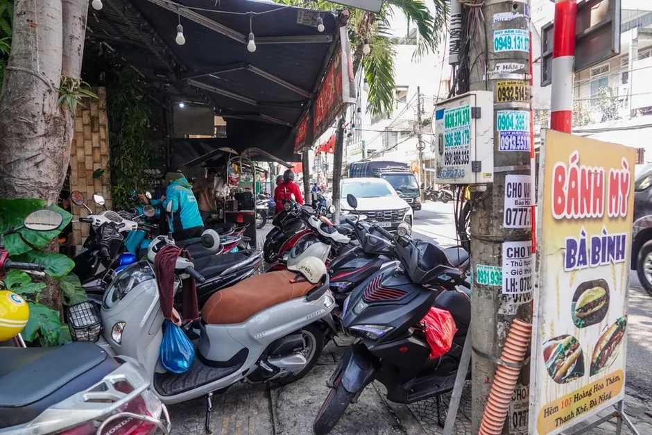 Vỉa hè Đà Nẵng trước thời điểm “lập lại trật tự” Vỉa hè Đà Nẵng trước thời điểm “lập lại trật tự”