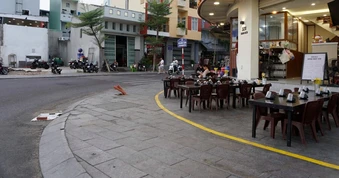 Vỉa hè thành "sân riêng", Quy Nhơn mạnh tay lập lại trật tự