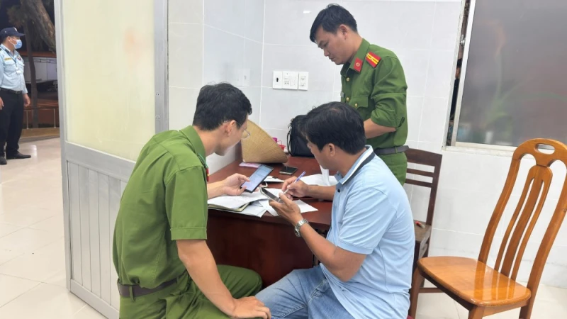Vụ lật xe xuống vực ở Lâm Đồng: Xe ô tô kiểm định lần 2 trong ngày mới đạt Vụ lật xe xuống vực ở Lâm Đồng: Xe ô tô kiểm định lần 2 trong ngày mới đạt