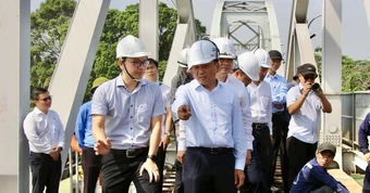 Vụ sà lan tông vào cầu Ghềnh: Thiệt hại hơn 40 tỷ đồng