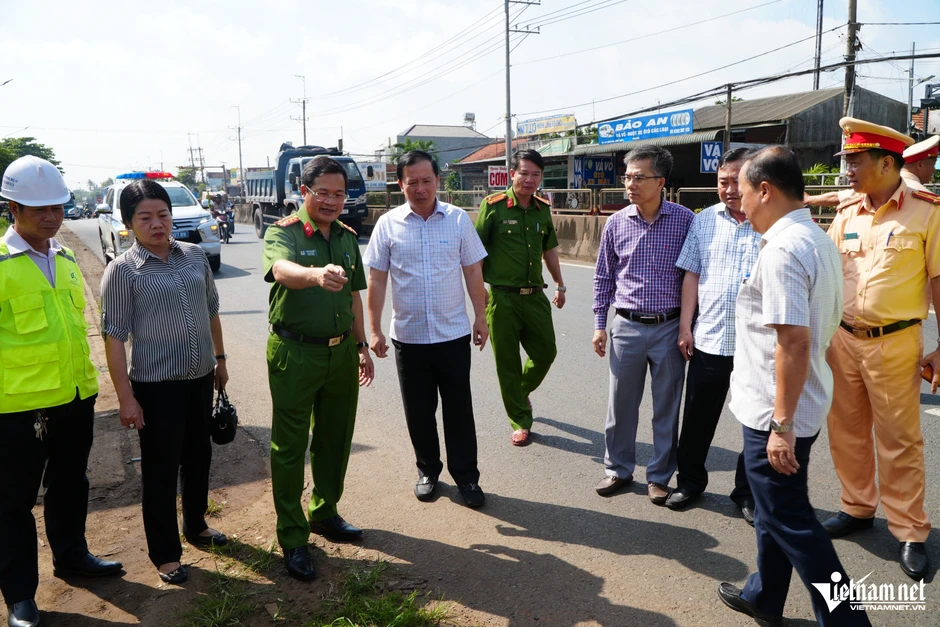 Vụ xe khách bốc cháy khiến 7 người chết: Danh tính, lời khai của tài xế Vụ xe khách bốc cháy khiến 7 người chết: Danh tính, lời khai của tài xế