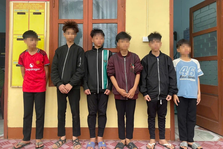 Xác định thủ phạm ném đá khiến nhiều ô tô chạy trên cao tốc bị vỡ kính Xác định thủ phạm ném đá khiến nhiều ô tô chạy trên cao tốc bị vỡ kính