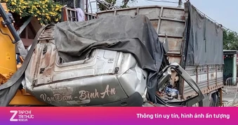 Xe tải biến dạng kỳ quái, phụ xe tử vong