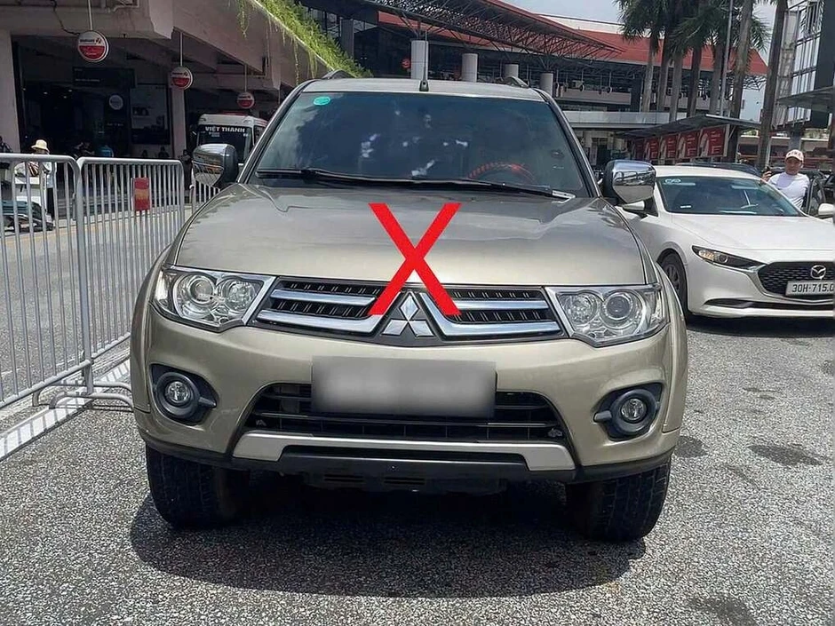 Xử lý hàng chục 'cò mồi' chèo kéo khách tại sân bay Nội Bài Xử lý hàng chục 'cò mồi' chèo kéo khách tại sân bay Nội Bài