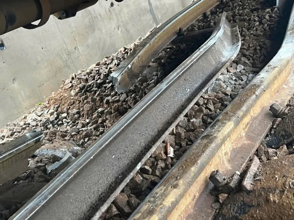 Xử lý sự cố tàu hàng trật bánh khi qua đèo Hải Vân Xử lý sự cố tàu hàng trật bánh khi qua đèo Hải Vân