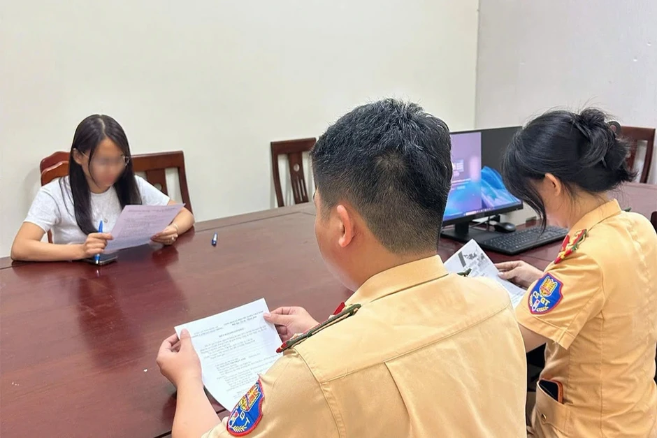 Xử phạt cô gái 25 tuổi đăng 63 bình luận bịa chuyện "đút lót", "bao đậu" sát hạch lái xe Xử phạt cô gái 25 tuổi đăng 63 bình luận bịa chuyện "đút lót", "bao đậu" sát hạch lái xe