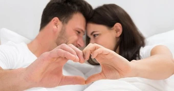 Lấy tuổi nhân 9 để tính tần suất "chuyện ấy" chuẩn -  thực hư thế nào?