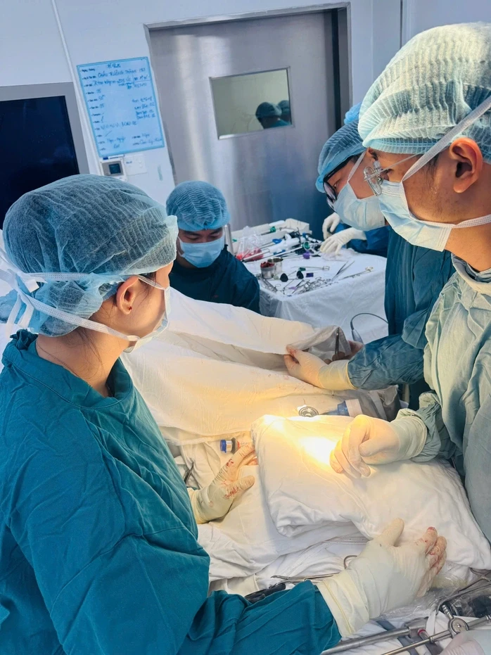 Người đàn ông nhập viện sau khi sử dụng đồ chơi tình dục “Trứng Rồng” Người đàn ông nhập viện sau khi sử dụng đồ chơi tình dục “Trứng Rồng”