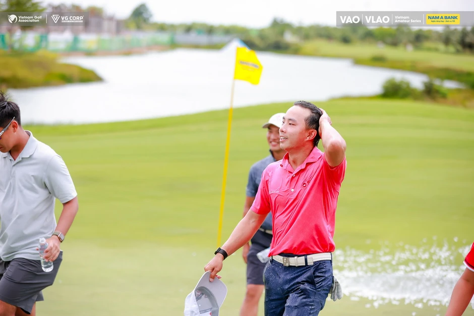 Golfer Singapore vô địch Giải golf Nghiệp dư nam Việt Nam mở rộng sau màn bứt phá ở vòng cuối Golfer Singapore vô địch Giải golf Nghiệp dư nam Việt Nam mở rộng sau màn bứt phá ở vòng cuối