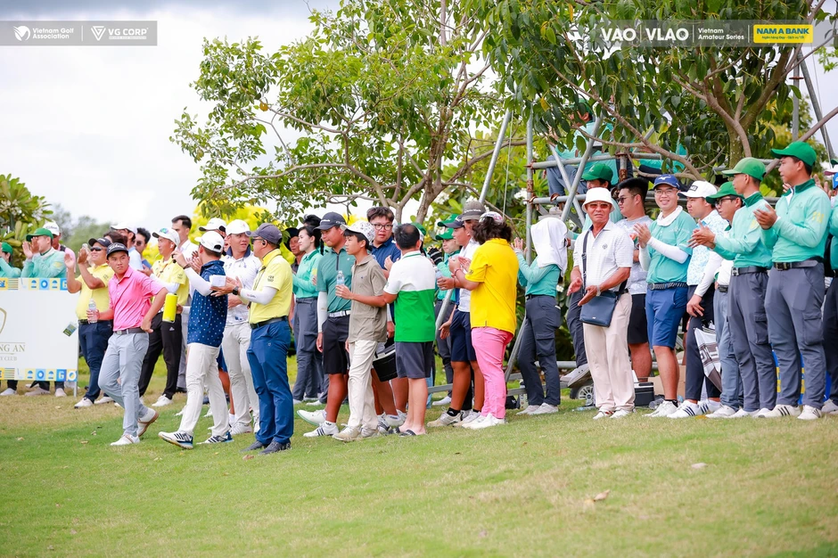 Golfer Singapore vô địch Giải golf Nghiệp dư nam Việt Nam mở rộng sau màn bứt phá ở vòng cuối Golfer Singapore vô địch Giải golf Nghiệp dư nam Việt Nam mở rộng sau màn bứt phá ở vòng cuối