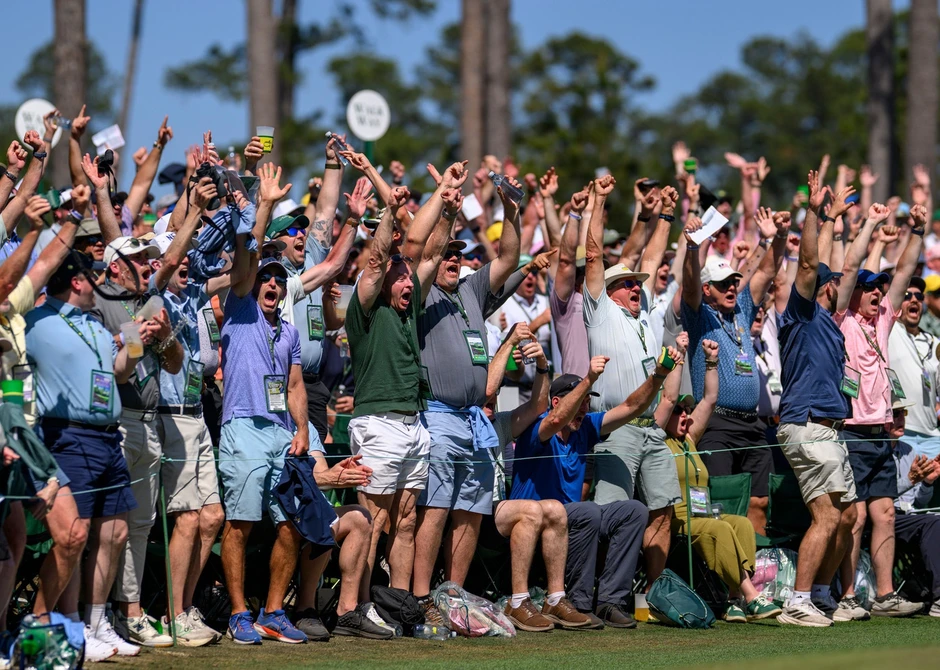 Rory McIlroy chao đảo, đi 'tàu lượn cảm xúc' tại The Masters Rory McIlroy chao đảo, đi 'tàu lượn cảm xúc' tại The Masters