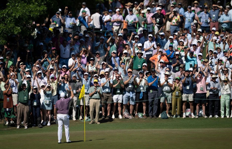 Rory McIlroy chao đảo, đi 'tàu lượn cảm xúc' tại The Masters Rory McIlroy chao đảo, đi 'tàu lượn cảm xúc' tại The Masters