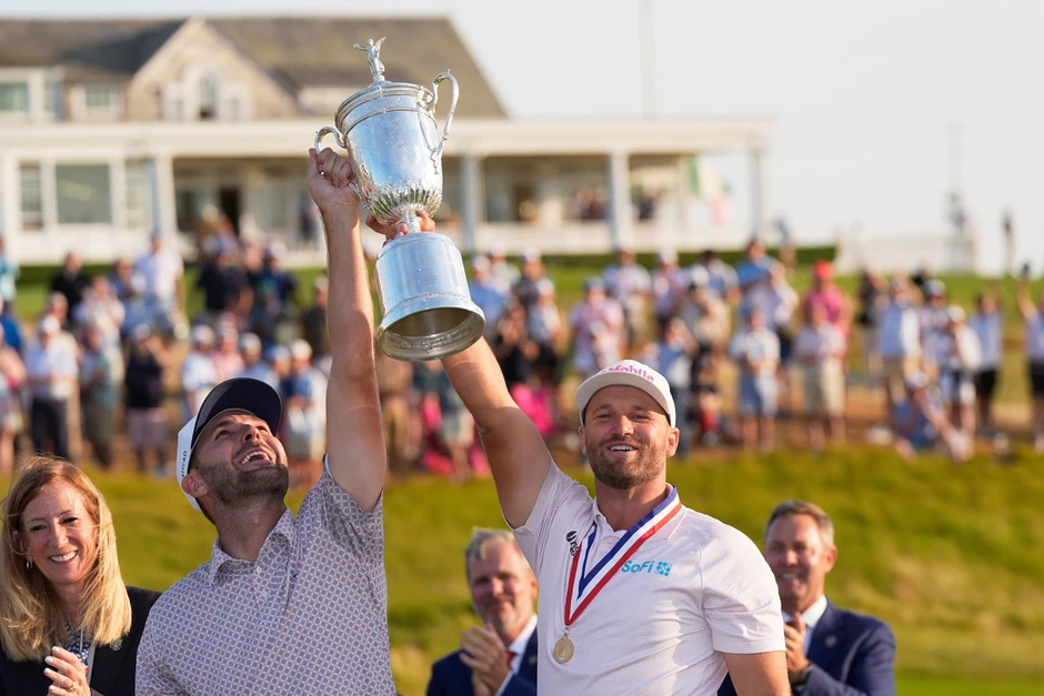 Wyndham Clark vượt áp lực khán giả để lần thứ hai vô địch US Open Wyndham Clark vượt áp lực khán giả để lần thứ hai vô địch US Open