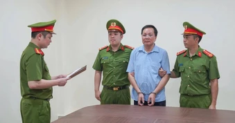 Bắt giám đốc, hiệu trưởng "ăn chặn” trợ cấp của người tâm thần, khuyết tật