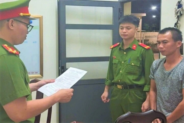 Bắt giam tài xế xe đầu kéo tông taxi, 2 người tử vong Bắt giam tài xế xe đầu kéo tông taxi, 2 người tử vong