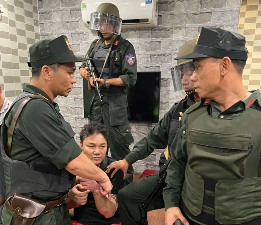 Bắt giữ Dũng “Mắm” đối tượng truy nã đặc biệt nguy hiểm ở Hưng Yên Bắt giữ Dũng “Mắm” đối tượng truy nã đặc biệt nguy hiểm ở Hưng Yên