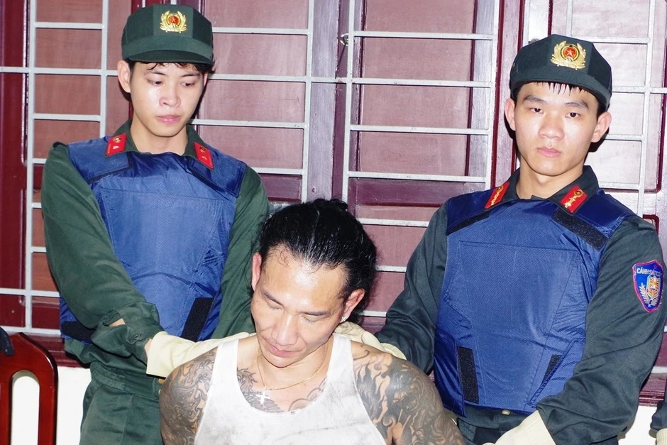 Bắt giữ giang hồ cộm cán Đức "Cộng” Bắt giữ giang hồ cộm cán Đức "Cộng”