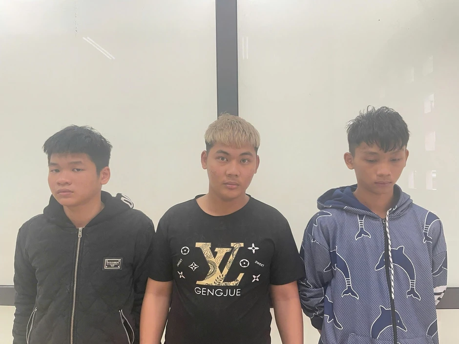 Bắt giữ nhóm thiếu niên tấn công người đi đường cướp tài sản ở Đà Nẵng Bắt giữ nhóm thiếu niên tấn công người đi đường cướp tài sản ở Đà Nẵng