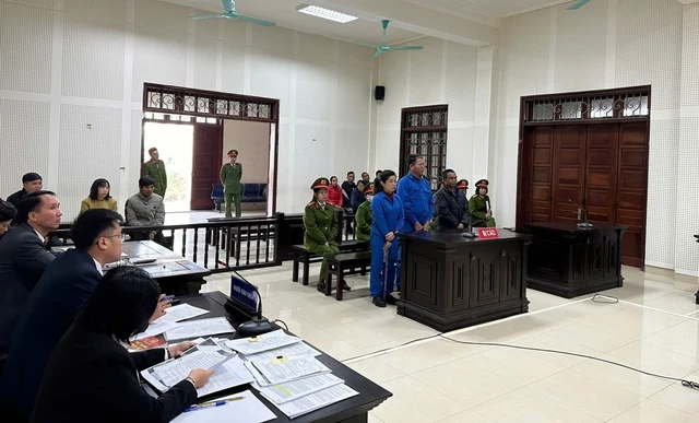 Bí mật kinh hoàng trong đống cà phê khô của vợ chồng "ông trùm" Trịnh Minh Sản Bí mật kinh hoàng trong đống cà phê khô của vợ chồng "ông trùm" Trịnh Minh Sản
