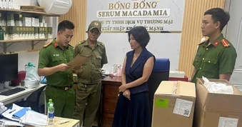 Chiếm đoạt hơn 26 tỷ đồng, nữ giám đốc phẫu thuật đổi khuôn mặt vẫn bị bắt