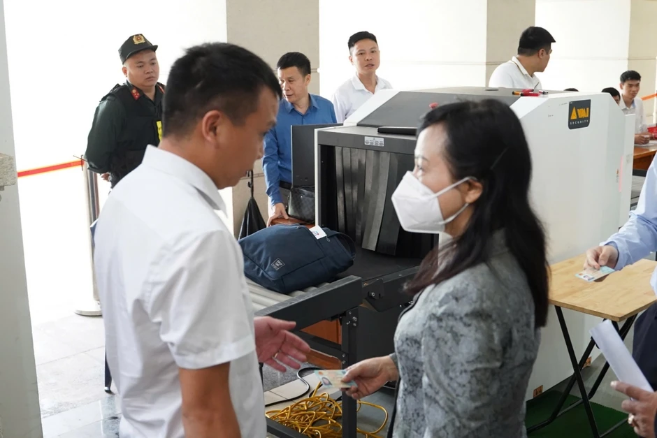 Cựu Bộ trưởng Y tế Nguyễn Thị Kim Tiến hầu tòa Cựu Bộ trưởng Y tế Nguyễn Thị Kim Tiến hầu tòa