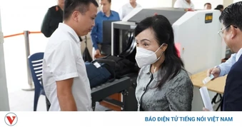 Cựu Bộ trưởng Y tế Nguyễn Thị Kim Tiến hầu tòa