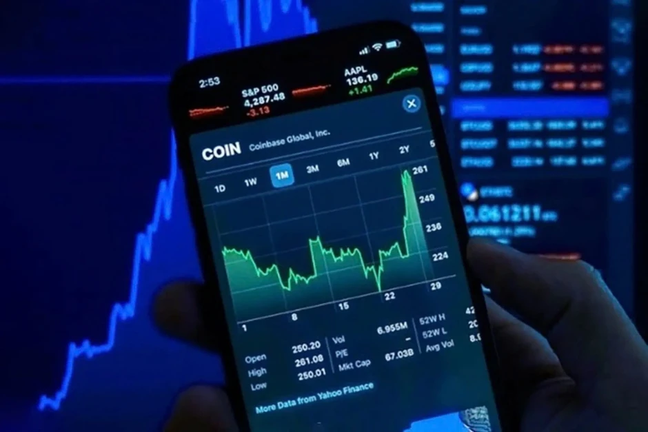 Cựu cán bộ trường Đại học ở Hà Nội bị cáo buộc lừa đảo 13 tỷ đồng để chơi Forex Cựu cán bộ trường Đại học ở Hà Nội bị cáo buộc lừa đảo 13 tỷ đồng để chơi Forex