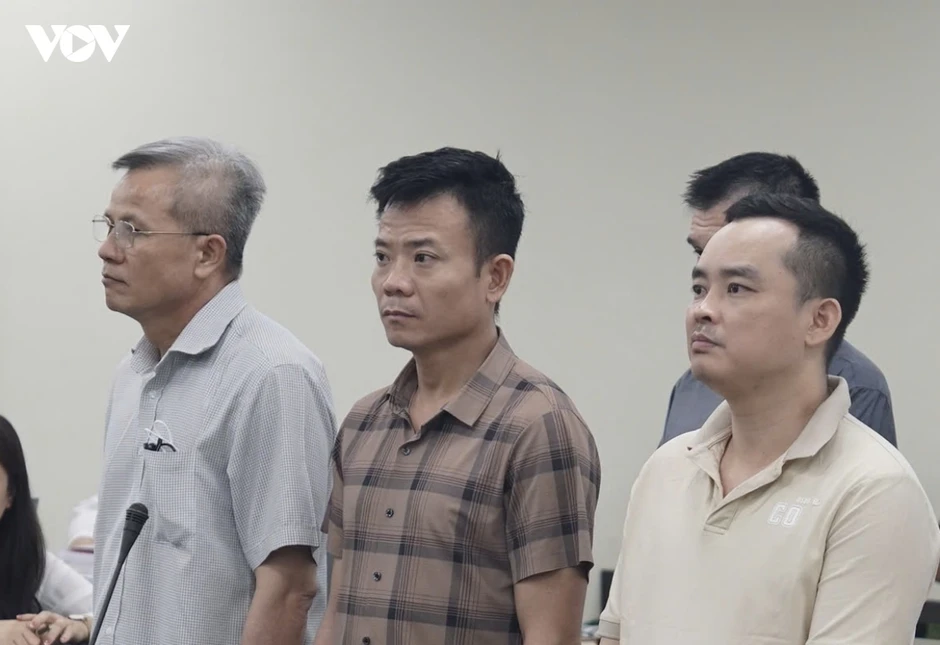 Cựu Chủ tịch Công ty Nam Triệu khai trước tòa rằng bị nhân viên "đổ hết tội" Cựu Chủ tịch Công ty Nam Triệu khai trước tòa rằng bị nhân viên "đổ hết tội"