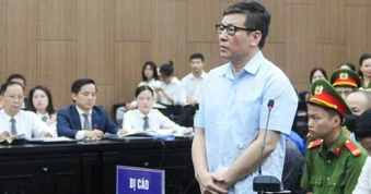 Cựu Chủ tịch tỉnh Lê Duy Thành được nhận lại 21 tỷ đồng và 330.000 USD