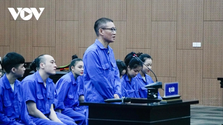 Cựu Phó Chủ tịch phường nhận án 7 năm tù vì "bay lắc" với hai nữ nhân viên Cựu Phó Chủ tịch phường nhận án 7 năm tù vì "bay lắc" với hai nữ nhân viên