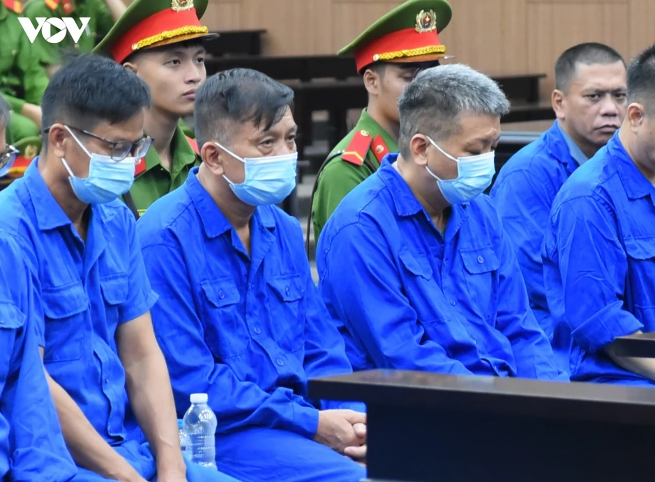Cựu Thứ trưởng Nguyễn Bá Hoan khai nhận "tiền cảm ơn" của doanh nghiệp Cựu Thứ trưởng Nguyễn Bá Hoan khai nhận "tiền cảm ơn" của doanh nghiệp