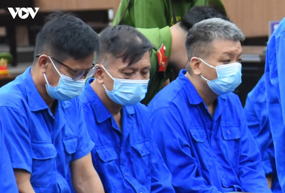 Cựu Thứ trưởng Nguyễn Bá Hoan và 27 bị cáo có mặt đầy đủ tại tòa Cựu Thứ trưởng Nguyễn Bá Hoan và 27 bị cáo có mặt đầy đủ tại tòa