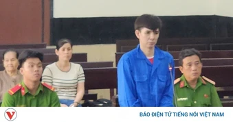 Đâm vợ do ghen tuông, lĩnh 19 năm tù