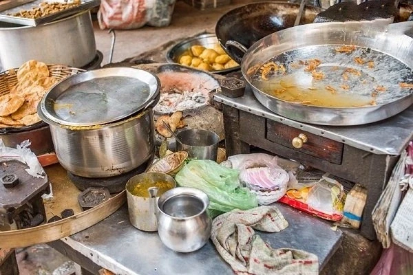 Đề xuất phạt tới 12 năm tù người sản xuất thực phẩm kém chất lượng Đề xuất phạt tới 12 năm tù người sản xuất thực phẩm kém chất lượng