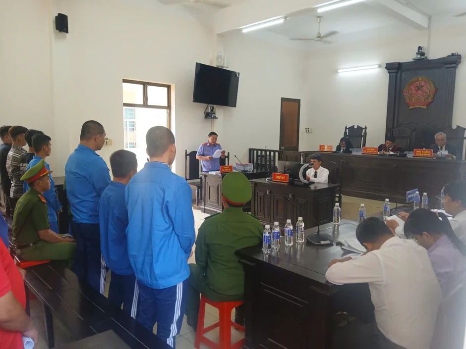 Đồng Tháp: 21 bị cáo lĩnh án tù vì tội gây rối trật tự công cộng Đồng Tháp: 21 bị cáo lĩnh án tù vì tội gây rối trật tự công cộng