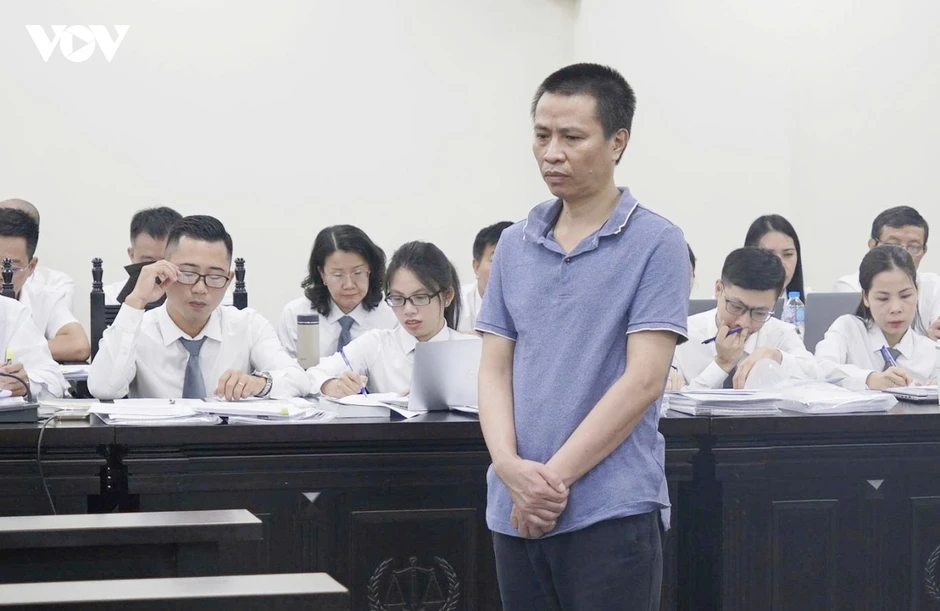 Giám đốc công ty sản xuất sản phẩm bảo vệ sức khỏe giả bị đề nghị 23-26 năm tù Giám đốc công ty sản xuất sản phẩm bảo vệ sức khỏe giả bị đề nghị 23-26 năm tù