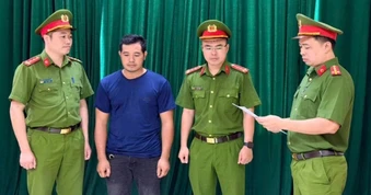 Giám đốc cùng hai kế toán bị khởi tố vì mua bán trái phép hóa đơn