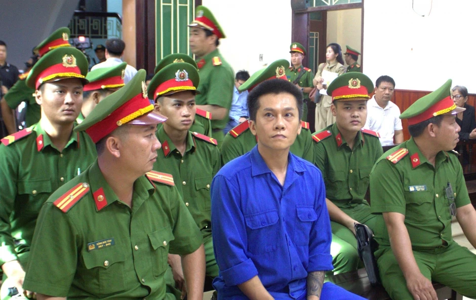 Hai tên cướp ngân hàng ở Gia Lai lĩnh án 56 năm tù Hai tên cướp ngân hàng ở Gia Lai lĩnh án 56 năm tù