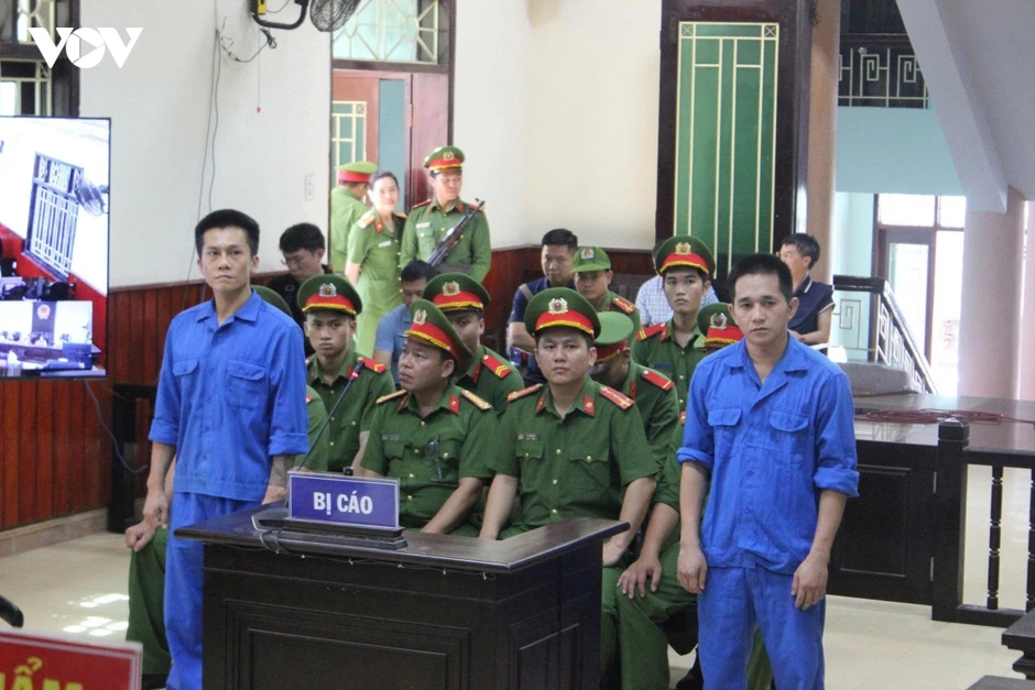 Hai tên cướp ngân hàng ở Gia Lai lĩnh án 56 năm tù Hai tên cướp ngân hàng ở Gia Lai lĩnh án 56 năm tù