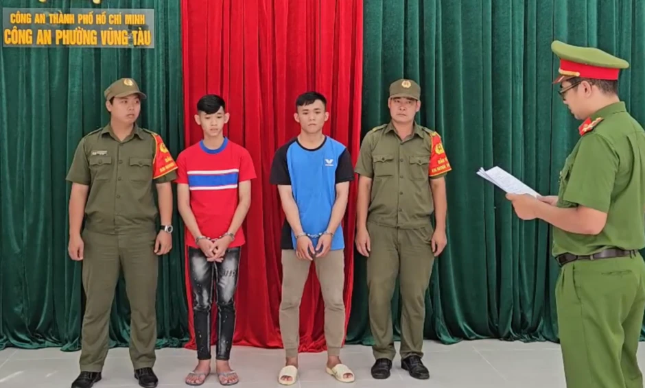 Hai thanh thiếu niên đâm trọng thương nhóm du khách ở Vũng Tàu Hai thanh thiếu niên đâm trọng thương nhóm du khách ở Vũng Tàu