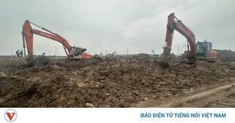 Khởi tố giám đốc doanh nghiệp đổ hơn 370 tấn chất thải ra môi trường