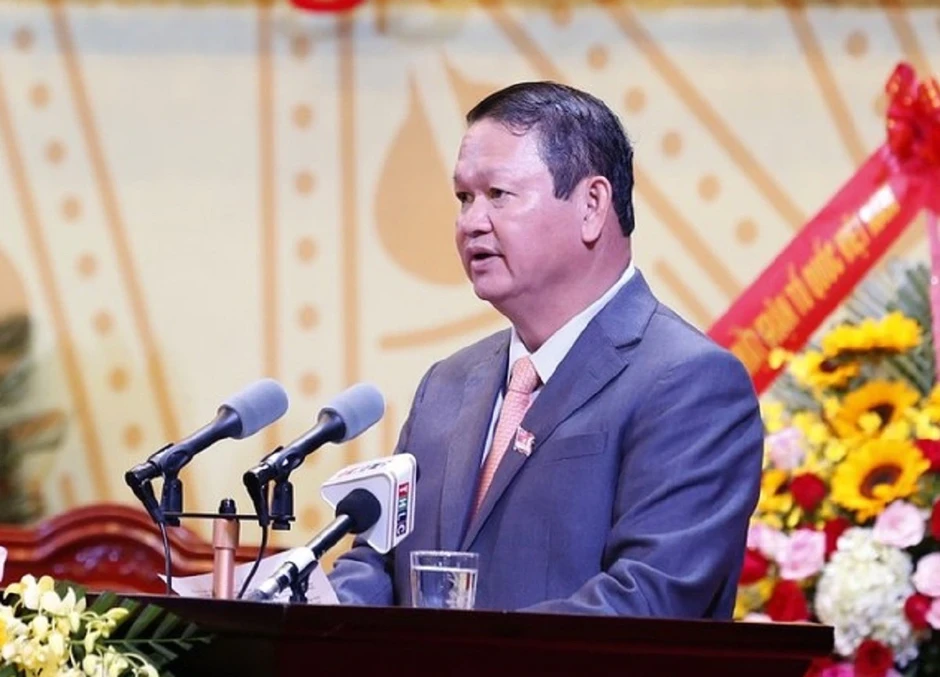 Kiếm tiền tỷ vì "nhờ vía" của cựu Bí thư Tỉnh ủy Lào Cai Kiếm tiền tỷ vì "nhờ vía" của cựu Bí thư Tỉnh ủy Lào Cai