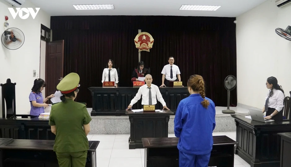 Người phụ nữ đánh hàng xóm ở Hà Nội bị tuyên phạt 4 tháng 10 ngày tù Người phụ nữ đánh hàng xóm ở Hà Nội bị tuyên phạt 4 tháng 10 ngày tù