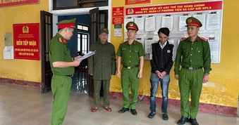 Người phụ nữ "dính bẫy ham rẻ" khi mua 2 cây vàng qua mạng