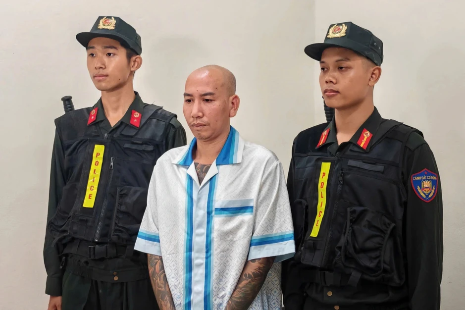 Phú Lê khai chưa từng dùng Loramen nhưng vẫn quảng cáo "ầm ĩ" Phú Lê khai chưa từng dùng Loramen nhưng vẫn quảng cáo "ầm ĩ"
