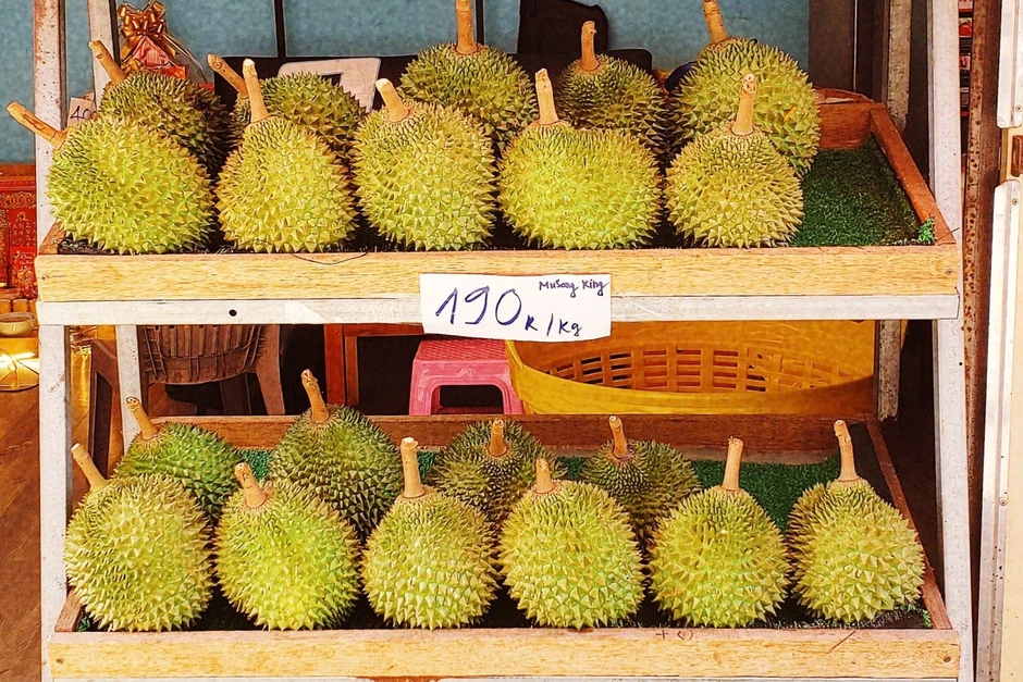 Thứ trưởng Hoàng Trung thao túng quy trình xuất khẩu sầu riêng như thế nào?
