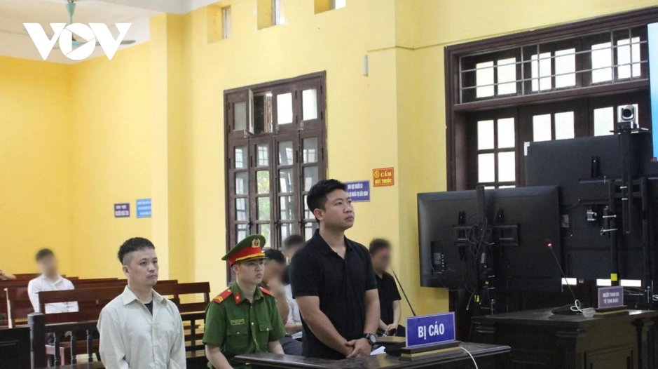Tiktoker Lê Việt Hùng nhận 7 năm 6 tháng tù giam về tội cưỡng đoạt tài sản Tiktoker Lê Việt Hùng nhận 7 năm 6 tháng tù giam về tội cưỡng đoạt tài sản