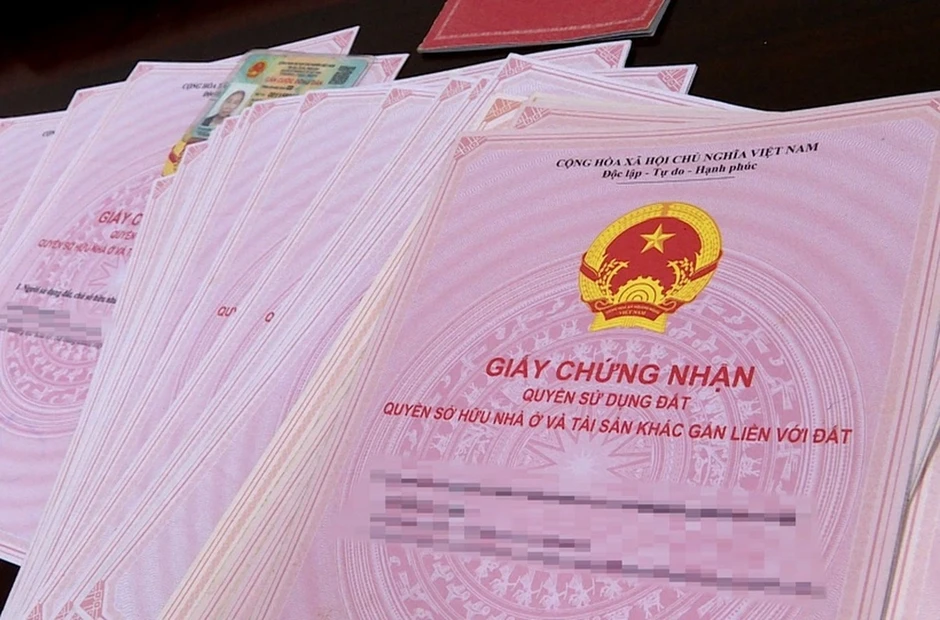 Tìm bị hại trong vụ lừa nhận làm hộ thủ tục sang tên, chuyển nhượng đất đai Tìm bị hại trong vụ lừa nhận làm hộ thủ tục sang tên, chuyển nhượng đất đai