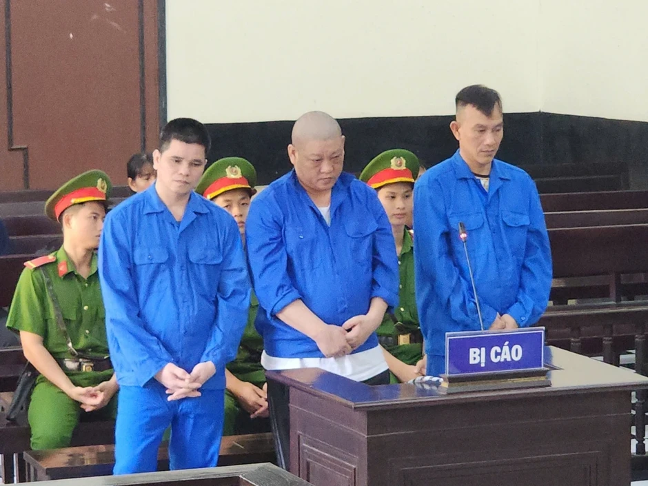 Vận chuyển thuê sầu riêng lại đem bán lấy tiền tỷ, 3 bị cáo bị tuyên án tù Vận chuyển thuê sầu riêng lại đem bán lấy tiền tỷ, 3 bị cáo bị tuyên án tù