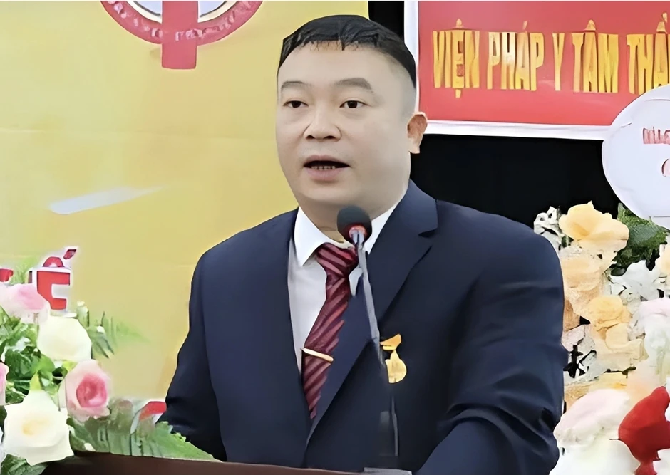 Vợ cựu Viện trưởng Pháp y tâm thần nhận tiền còn nhắn "thiếu 4 tờ" Vợ cựu Viện trưởng Pháp y tâm thần nhận tiền còn nhắn "thiếu 4 tờ"